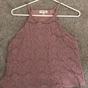 Crotchet light pink tank top.